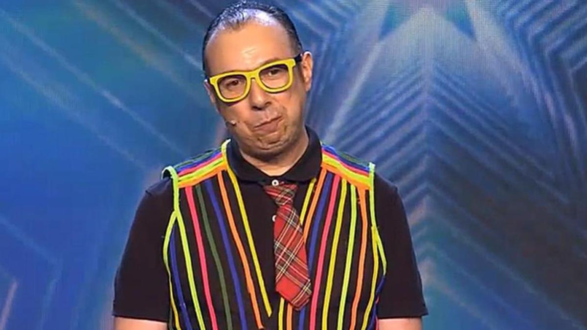 Murió un mago en pleno show y los espectadores pensaron que era un truco: el video