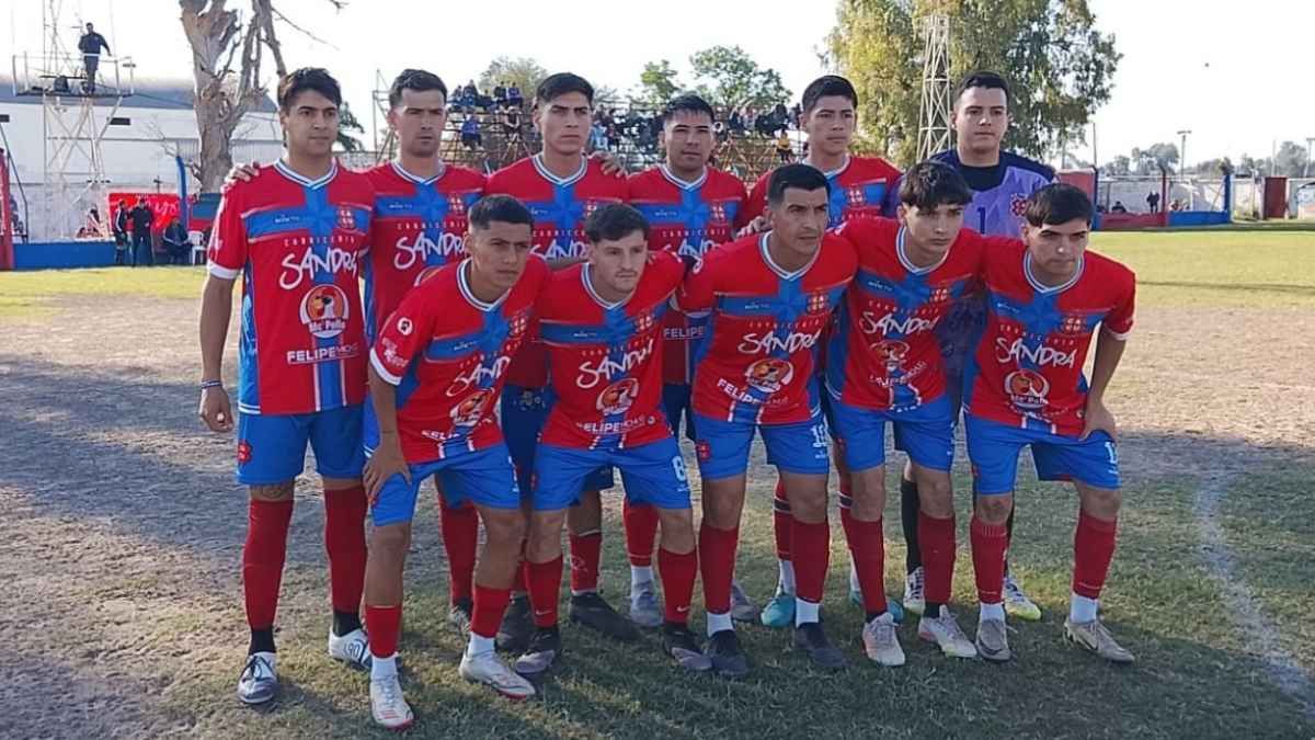 Atlético Ceres Unión ganó en la fecha 10 y quiere clasificar a playoffs de Liga Ceresina de Fútbol. Foto: Ceres Ciudad. Atlético Ceres Unión ganó en la fecha 10 y quiere clasificar a playoffs de Liga Ceresina de Fútbol. Foto: Ceres Ciudad.
