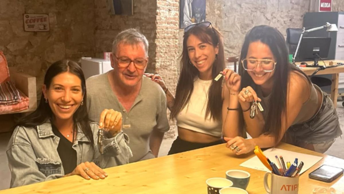 Iara, hija del reconocido conductor Julián Weich, fundó Bunker, un local de ropa de segunda mano que promueve la moda circular. Iara, hija del reconocido conductor Julián Weich, fundó Bunker, un local de ropa de segunda mano que promueve la moda circular.