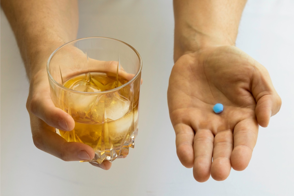 Cómo prevenir los riesgos de mezclar Viagra y alcohol.