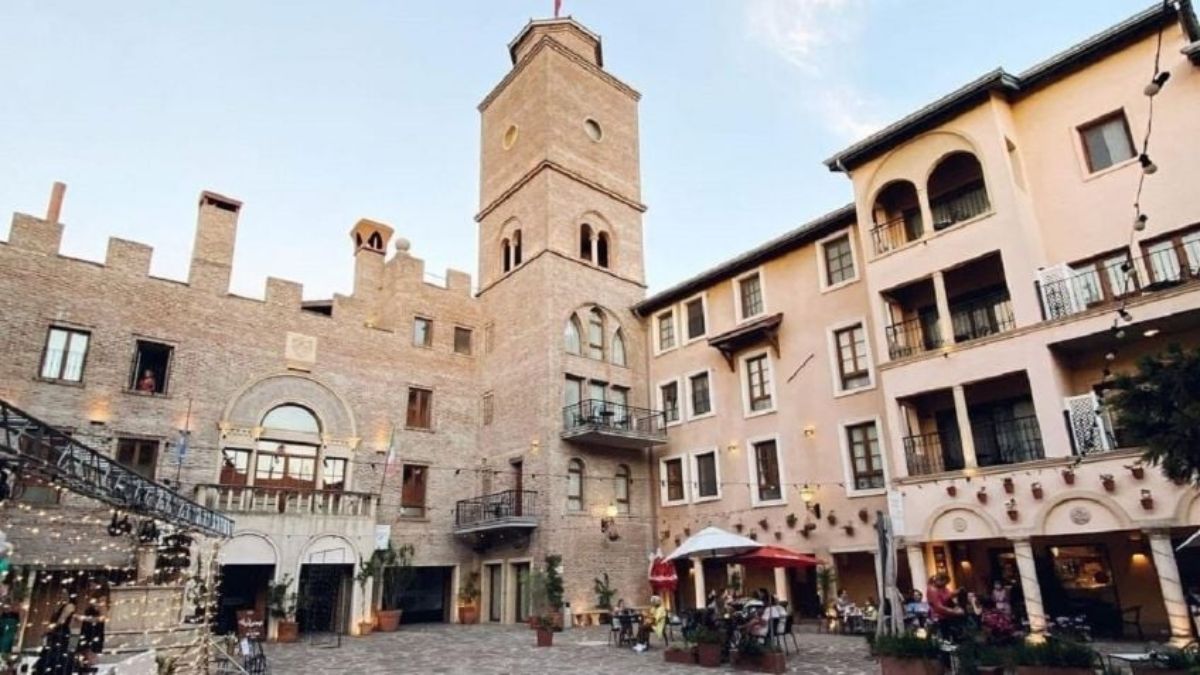La Plaza Toscana reúne shows gratuitos, clases de baile y actividades familiares durante todo el fin de semana.