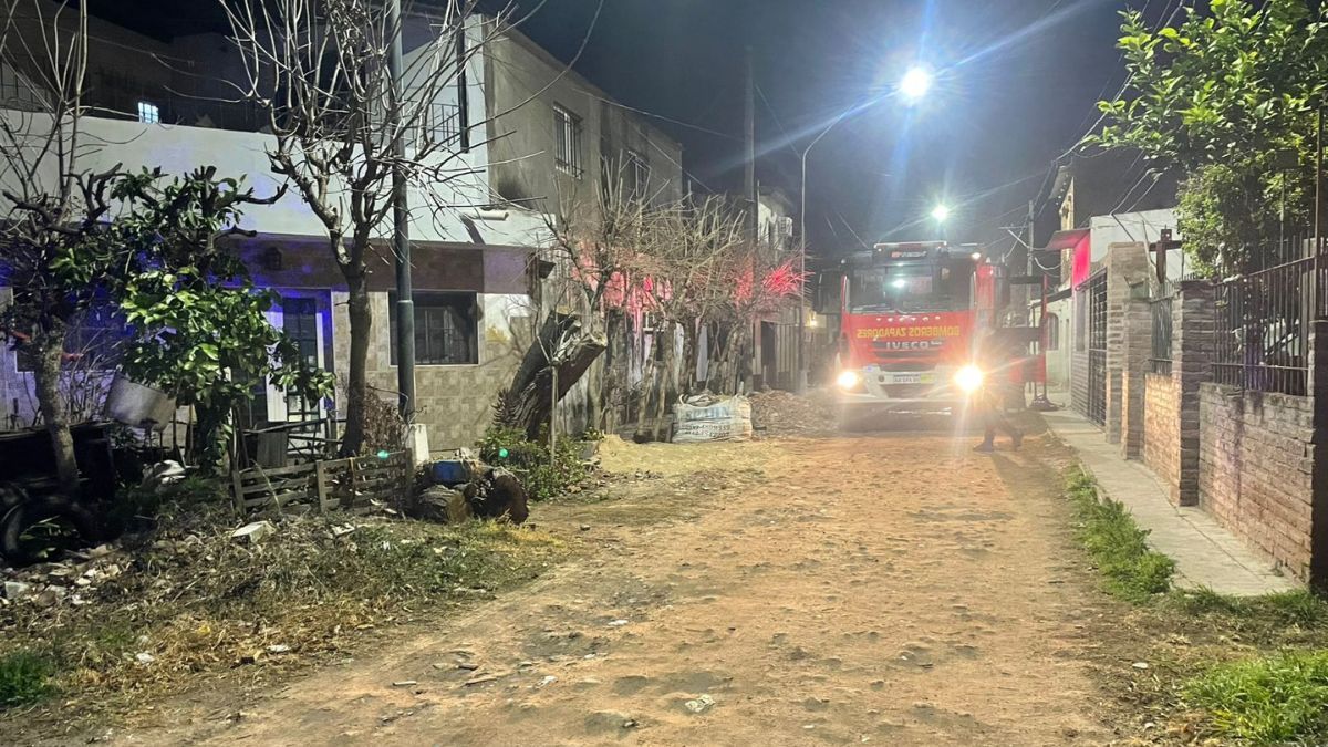 Se incendió una vivienda en barrio San Lorenzo y la familia perdió todas sus pertenencias