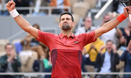 Tras ganarle a Cerúndolo, Novak Djokovic se retira de Roland Garros por una lesión en la rodilla. Tras ganarle a Cerúndolo, Novak Djokovic se retira de Roland Garros por una lesión en la rodilla.