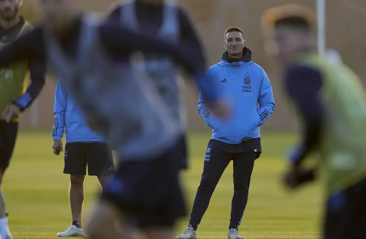 Lionel Scaloni comenzó a armar su nueva lista de convocados. Lionel Scaloni comenzó a armar su nueva lista de convocados.