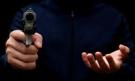 Video viral: un profesor usó el kung-fu para desarmar a un ladrón y recreó el incidente. Video viral: un profesor usó el kung-fu para desarmar a un ladrón y recreó el incidente.