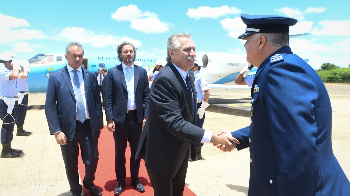 El vuelo que trasladó al Presidente y su comitiva rumbo Brasilia partió esta mañana desde el sector militar del Aeroparque Jorge Newbery.