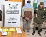 Gendarmería detuvo a un hombre y una mujer que viajaban desde Rosario hacia Reconquista por la ruta 11 con cocaína oculta en el vehículo. Gendarmería detuvo a un hombre y una mujer que viajaban desde Rosario hacia Reconquista por la ruta 11 con cocaína oculta en el vehículo.