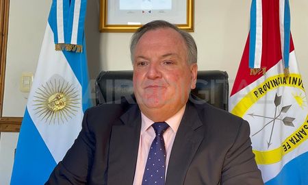 Michlig responsabilizó a dirigentes gremiales y políticos por los desmanes en la Legislatura. Michlig responsabilizó a dirigentes gremiales y políticos por los desmanes en la Legislatura.