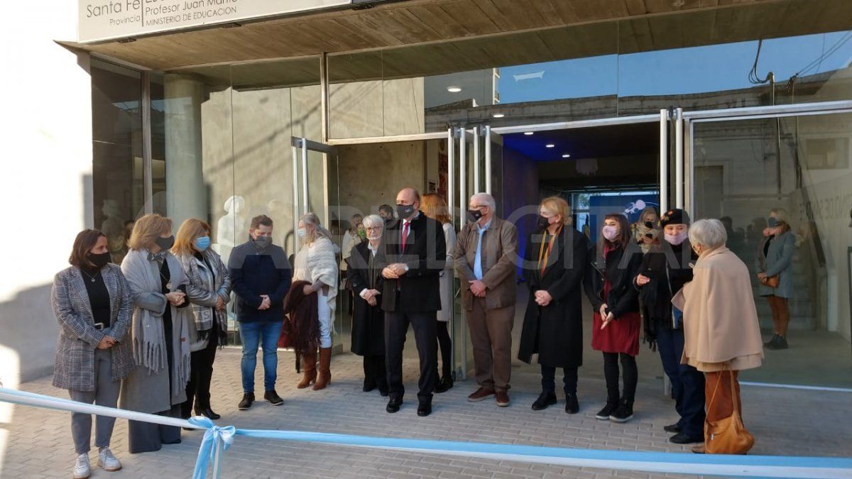Del acto participaron el gobernador de Santa Fe, Omar Perotti, y la ministra de Educación, Adriana Cantero.