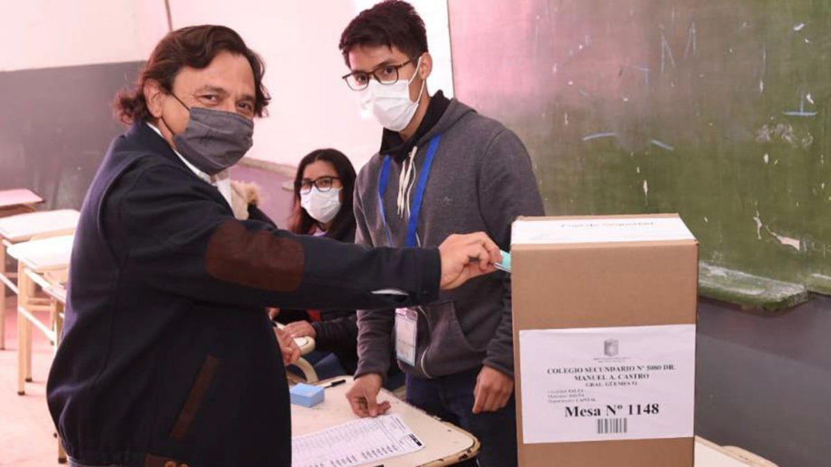 Se eligieron 12 senadores y 30 diputados provinciales