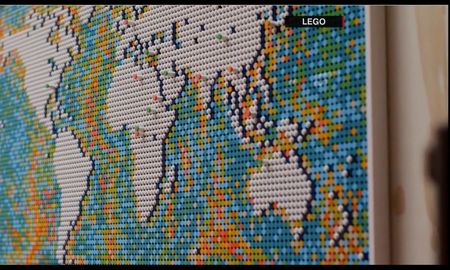 Así es el The World Map, un mapa del planeta tierra que cuenta con más de 11 mil diminutas piezas de plástico. Así es el The World Map, un mapa del planeta tierra que cuenta con más de 11 mil diminutas piezas de plástico.