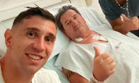 Emiliano Dibu Martínez viajó de urgencia a Argentina para acompañar a su padre en una operación. Emiliano Dibu Martínez viajó de urgencia a Argentina para acompañar a su padre en una operación.