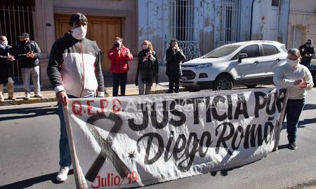 La familia materna de Diego Román se manifestó frente al MPA el pasado 15 de julio. La familia materna de Diego Román se manifestó frente al MPA el pasado 15 de julio.