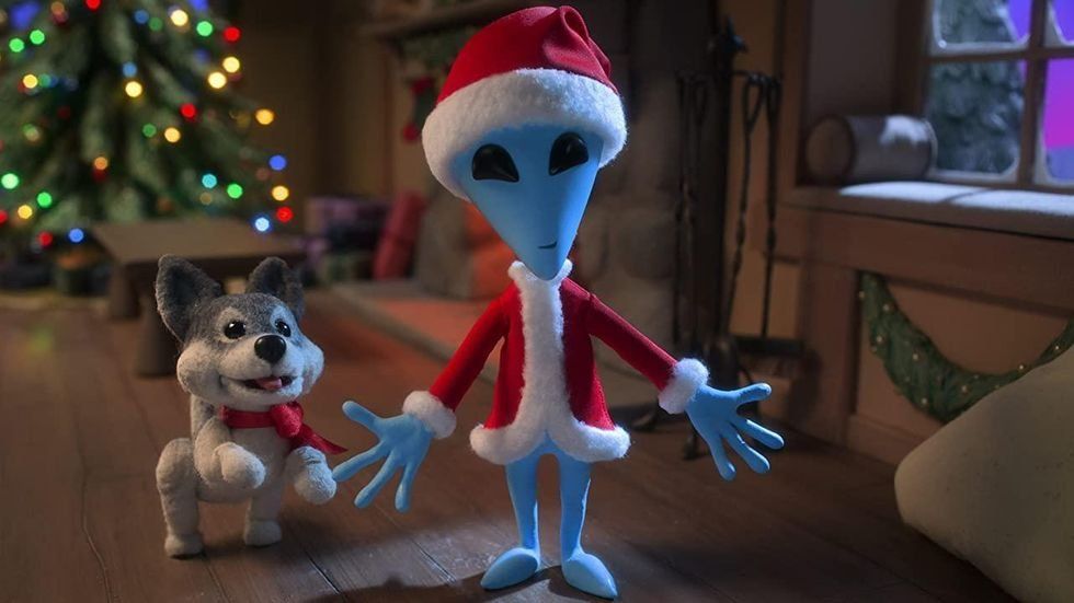 Un pequeño alienígena conquista la Navidad.
