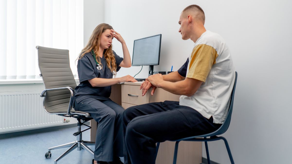 El abordaje de la enfermedad combina medicación para corregir disfunciones en neurotransmisores como la dopamina y la serotonina, con psicoterapia y psicoeducación familiar. El abordaje de la enfermedad combina medicación para corregir disfunciones en neurotransmisores como la dopamina y la serotonina, con psicoterapia y psicoeducación familiar.
