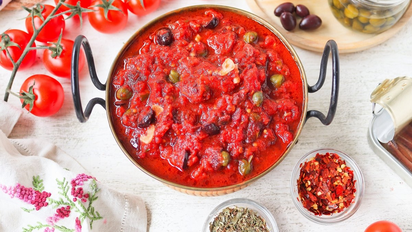 Cómo hacer salsa puttanesca: una receta fácil y deliciosa de la cocina italiana