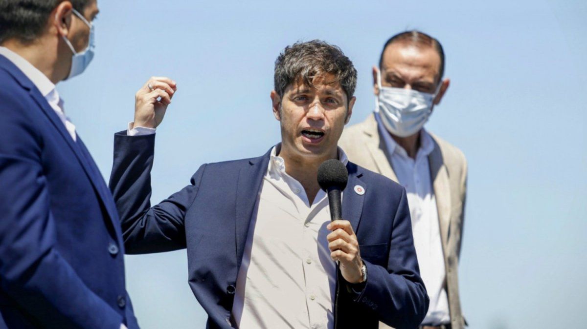 Axel Kicillof, se reunió este lunes con intendentes de las localidades balnearias de la Costa para coordinar los protocolos que regirán durante la temporada de verano. 