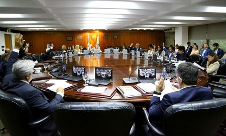 Mientras avanza la investigación contra el juez Gastón Salmain, el Consejo de la Magistratura lo aparta de concursos. Mientras avanza la investigación contra el juez Gastón Salmain, el Consejo de la Magistratura lo aparta de concursos.