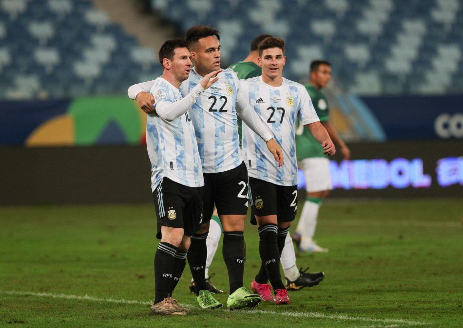 La Selección Argentina venció 4-1 a Bolivia y clasificó a los cuartos de final de la Copa América como primera del Grupo A.