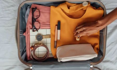 10 cosas que siempre deberías llevar en el avión. 10 cosas que siempre deberías llevar en el avión.
