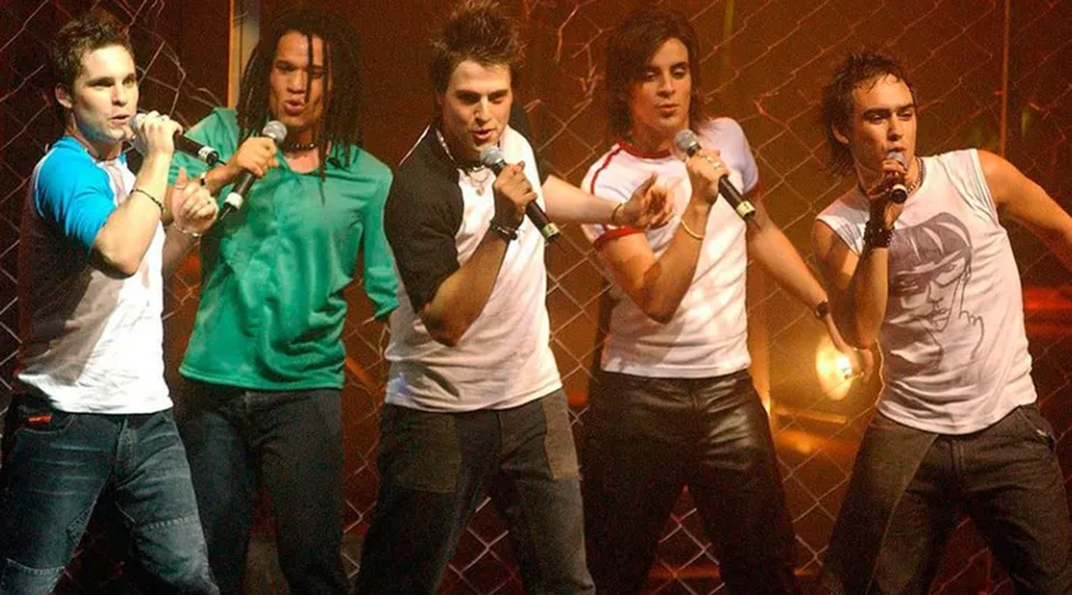 Mambrú fue una banda de pop activa entre 2002 y 2005.