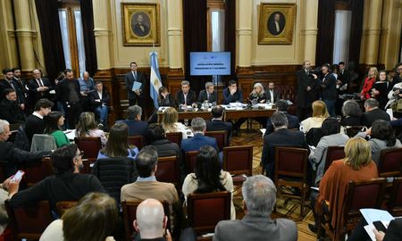 Plenario de las comisiones de Legislación General y Presupuesto y Hacienda del senado para tratar entre otros temas la modificación a la Ley de Alquileres. Plenario de las comisiones de Legislación General y Presupuesto y Hacienda del senado para tratar entre otros temas la modificación a la Ley de Alquileres.