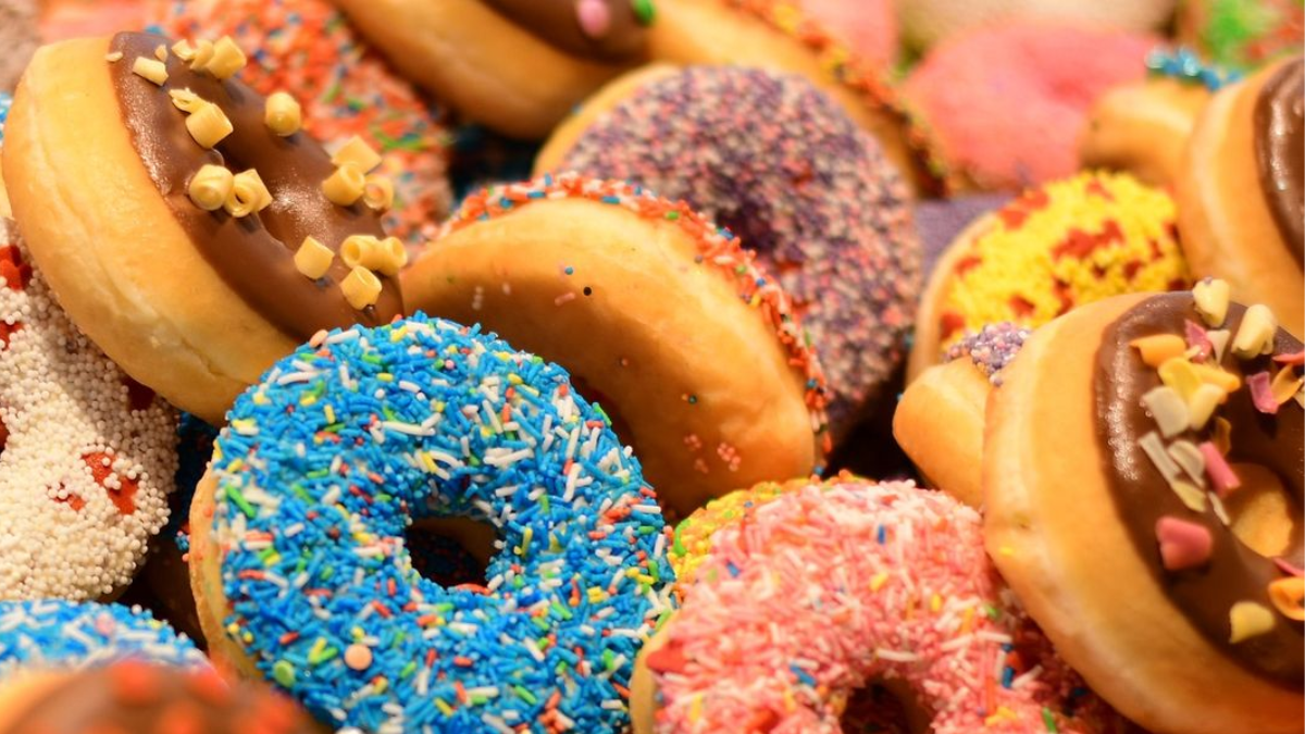 Las donas americanas son un postre delicioso y fácil de hacer en casa, con pocos ingredientes. Las donas americanas son un postre delicioso y fácil de hacer en casa, con pocos ingredientes.
