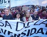 Tras la marcha universitaria, los gremios redoblan el plan de lucha. Tras la marcha universitaria, los gremios redoblan el plan de lucha.