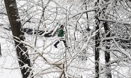 un muerto y cuatro heridos en moscu a causa de una fuerte nevada un muerto y cuatro heridos en moscu a causa de una fuerte nevada