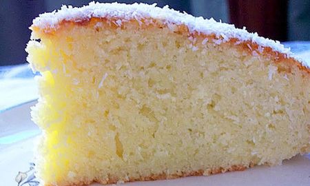 Torta húmeda de coco, by Maru Botana. Torta húmeda de coco, by Maru Botana.