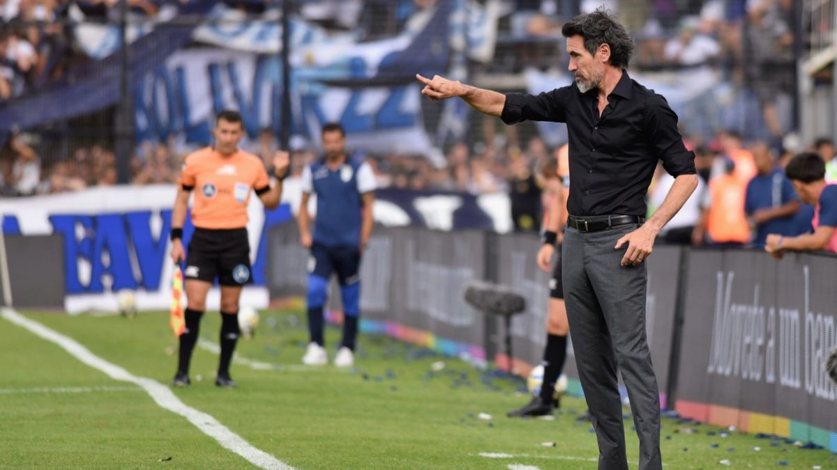 Eduardo Domínguez afirmó que es felíz dirigiendo a Estudiantes pero que no sabe que sucederá el próximo año. No es para todos