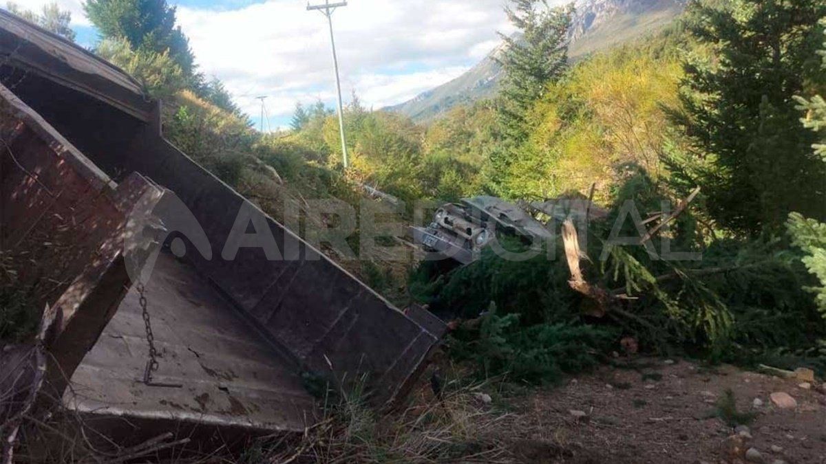 Así quedó el camión tras el accidente fatal en la ruta 40.