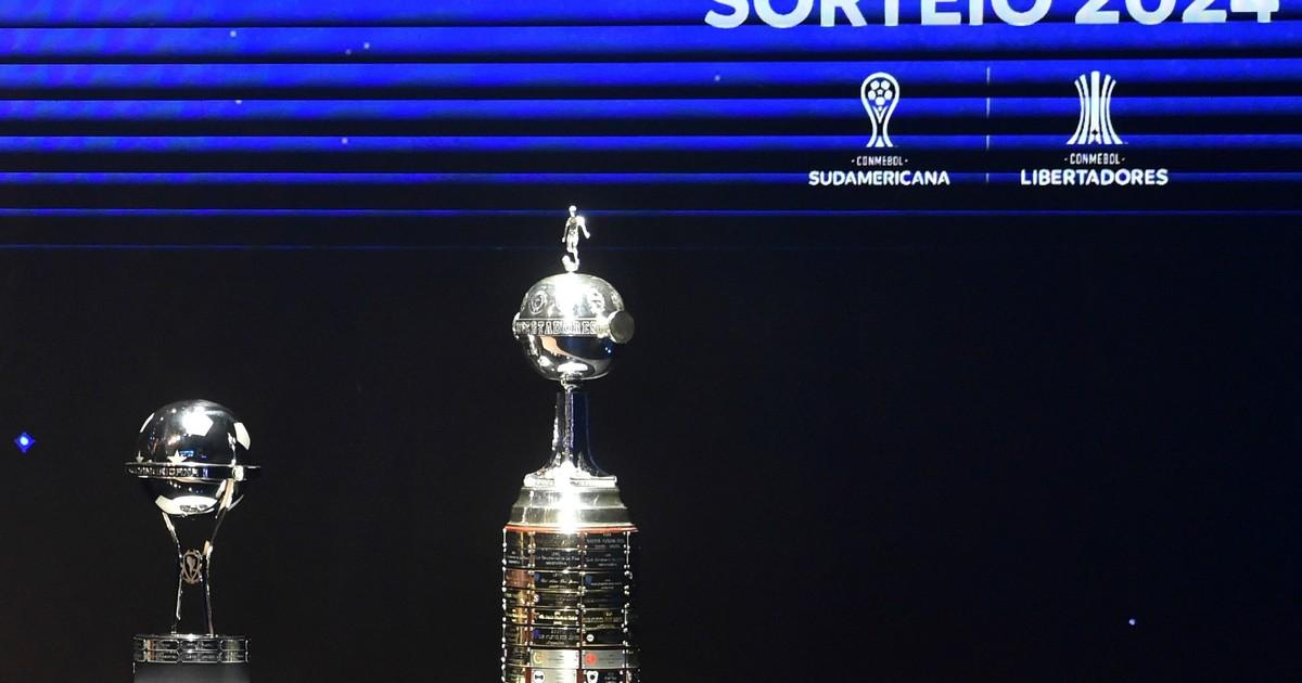 La Copa Sudamericana y la Copa Libertadores. La Copa Sudamericana y la Copa Libertadores.