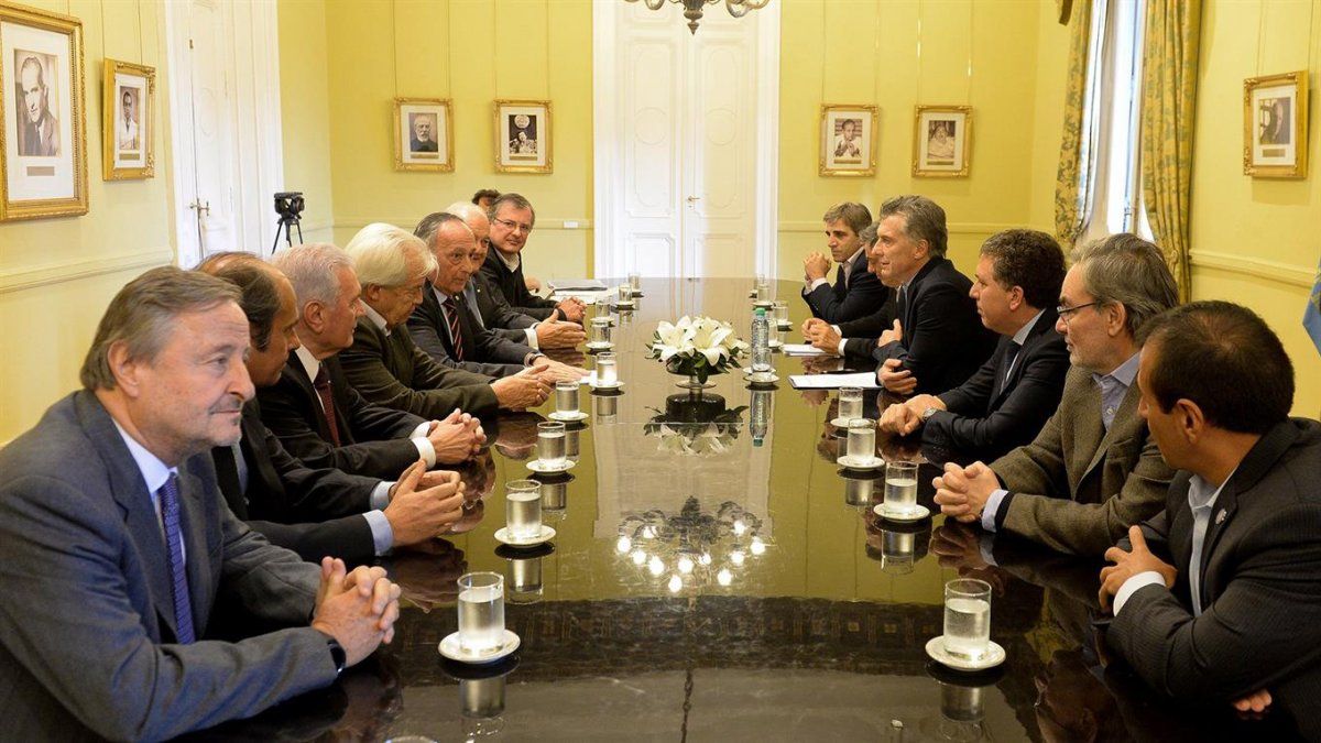 Macri recibió a los nuevos representantes de la UIA en Casa Rosada