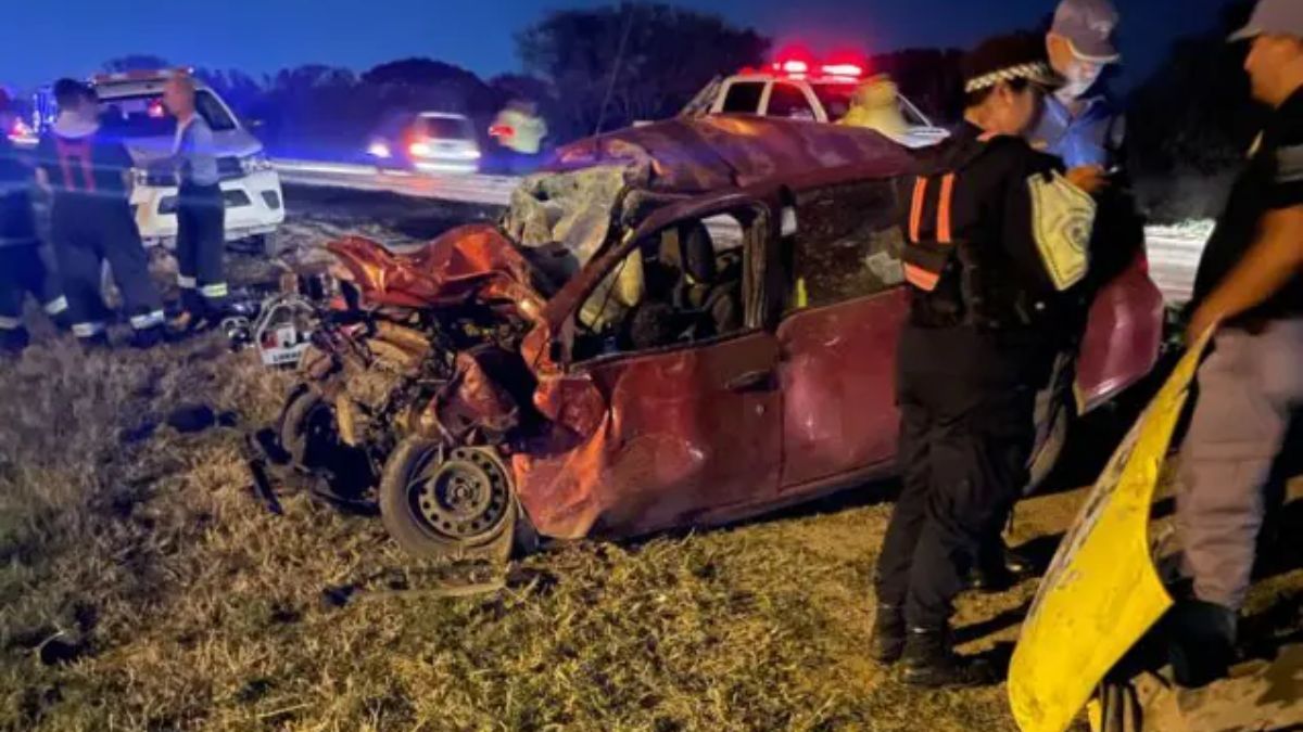 Así quedó el vehículo que conducía la víctima fatal.