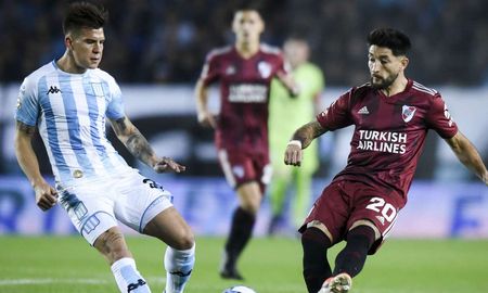 River y Racing definen este jueves al campeón de la Supercopa Argentina a partir de las 22.10, en Santiago del Estero. River y Racing definen este jueves al campeón de la Supercopa Argentina a partir de las 22.10, en Santiago del Estero.