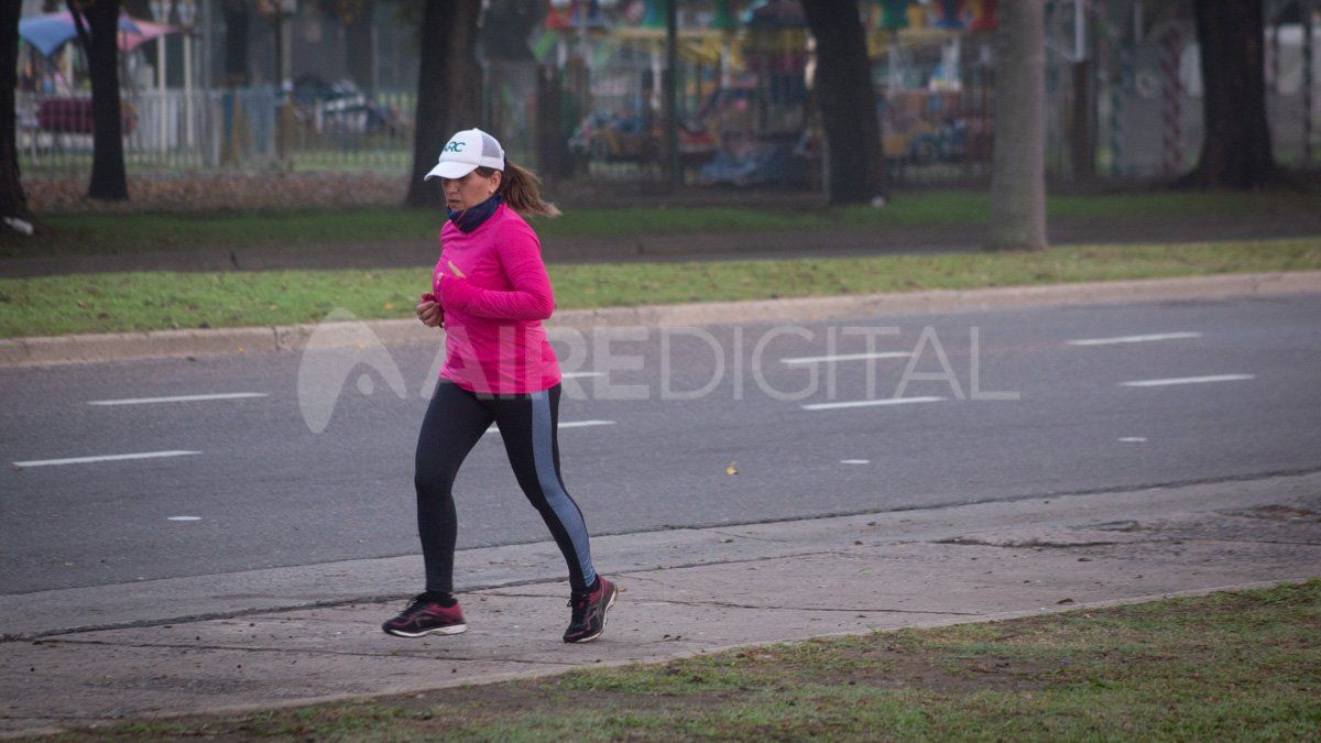 Los santafesinos ya pueden salir a correr por la ciudad de lunes a viernes de 7 a 19.