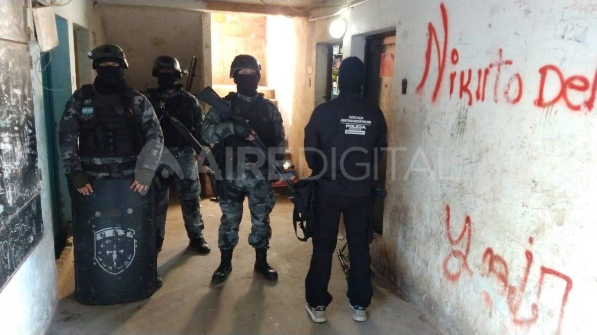 La Brigada Operativa N° 1 Antinarcóticos realiza los procedimientos en los monoblocks 13 y 14 del barrio Acería