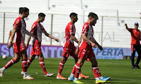 Unión viaja este sábado a La Plata para concentrar de cara al enfrentamiento ante Gimnasia y Esgrima. Unión viaja este sábado a La Plata para concentrar de cara al enfrentamiento ante Gimnasia y Esgrima.