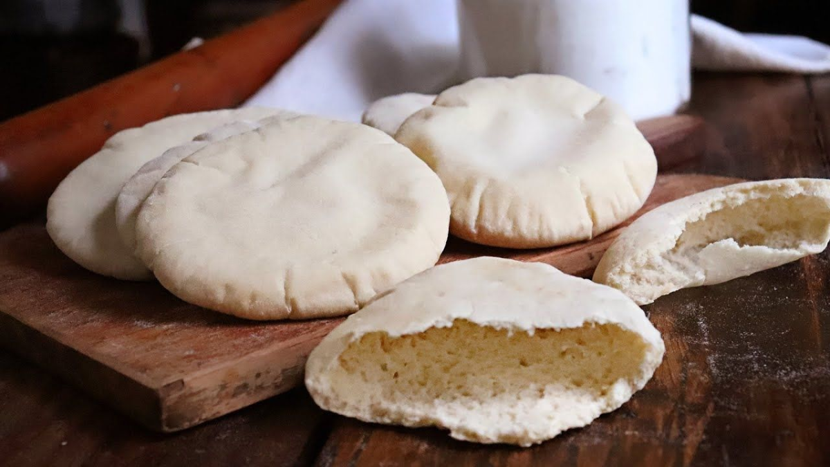 Cómo hacer el más rico pan árabe sin harina ni gluten: la receta fácil y económica