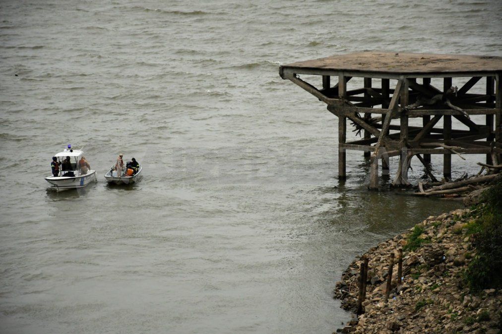 Un joven de 22 es intensamente buscado por la Prefectura Naval Argentina y los buzos tácticos