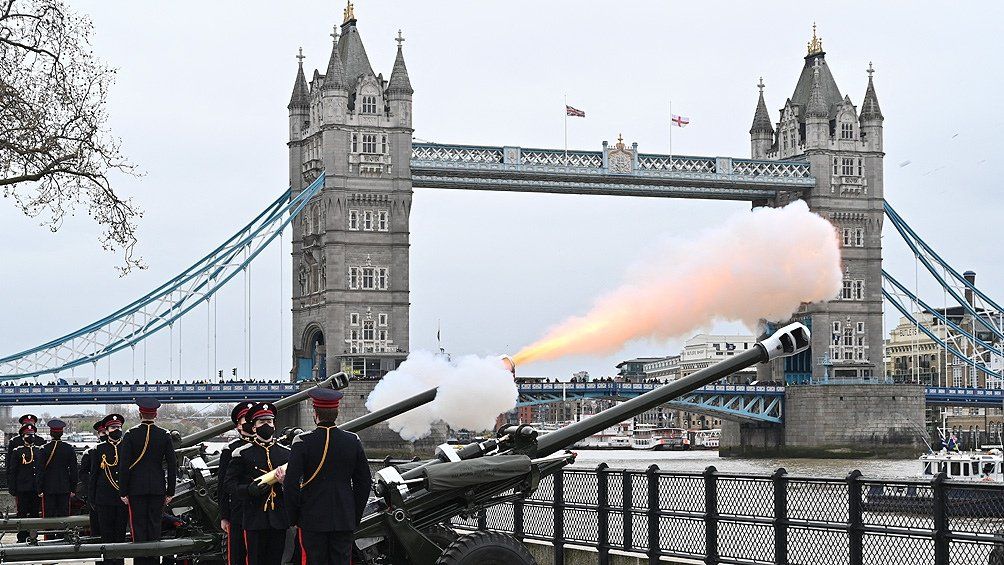 El Reino Unido inició este sábado la ceremonia de despedida y homenaje al príncipe Felipe.