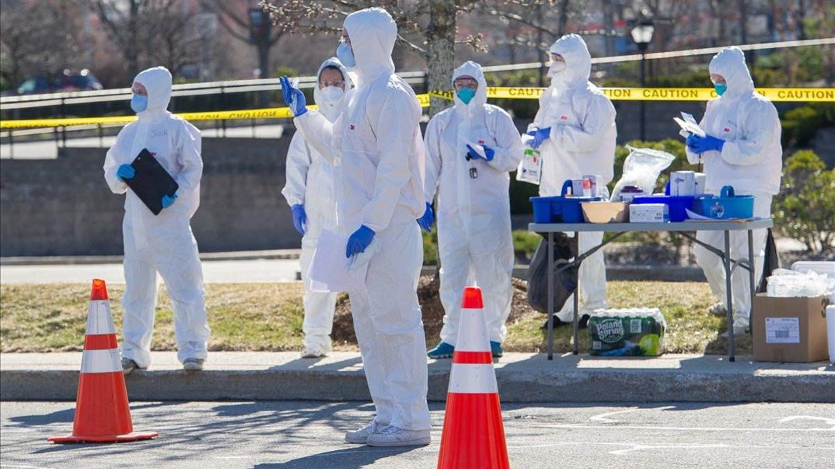  El número de hospitalizados con coronavirus en Estados Unidos se triplicó en el último mes.