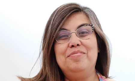 Se burlaron del tamaño de sus senos y salió a defenderse: Son hermosas y se merecen que hablen de ellas Se burlaron del tamaño de sus senos y salió a defenderse: Son hermosas y se merecen que hablen de ellas