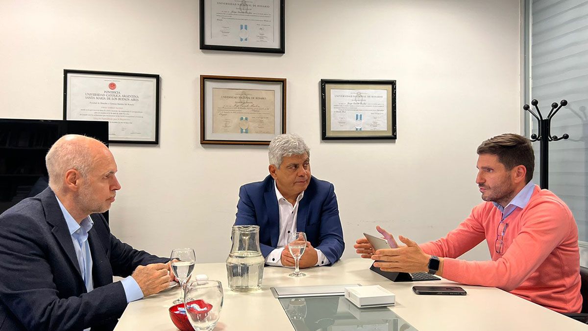 El encuentro fue dado a conocer por el propio Pullaro quien muestra públicamente sus intenciones de competir por la gobernación de Santa Fe en las elecciones del año que viene.&nbsp;