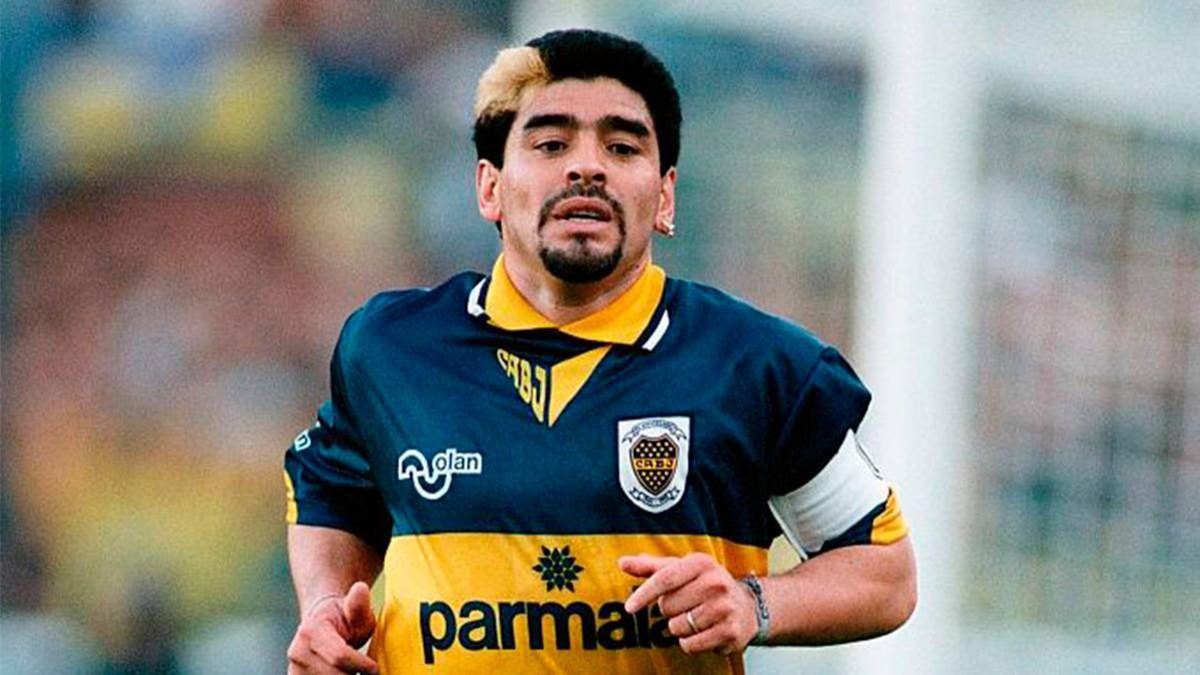 Diego Maradona vuelve a jugar en Boca Juniors