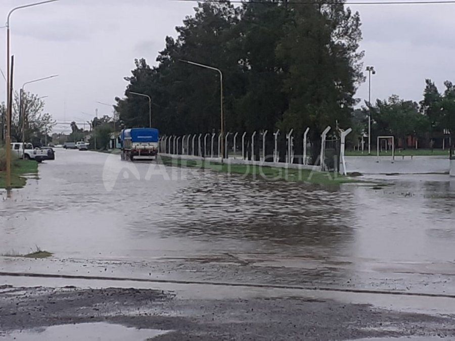Los chaparrones alcanzaron gran parte de la provincia. En el norte hay actividad eléctrica intensa.