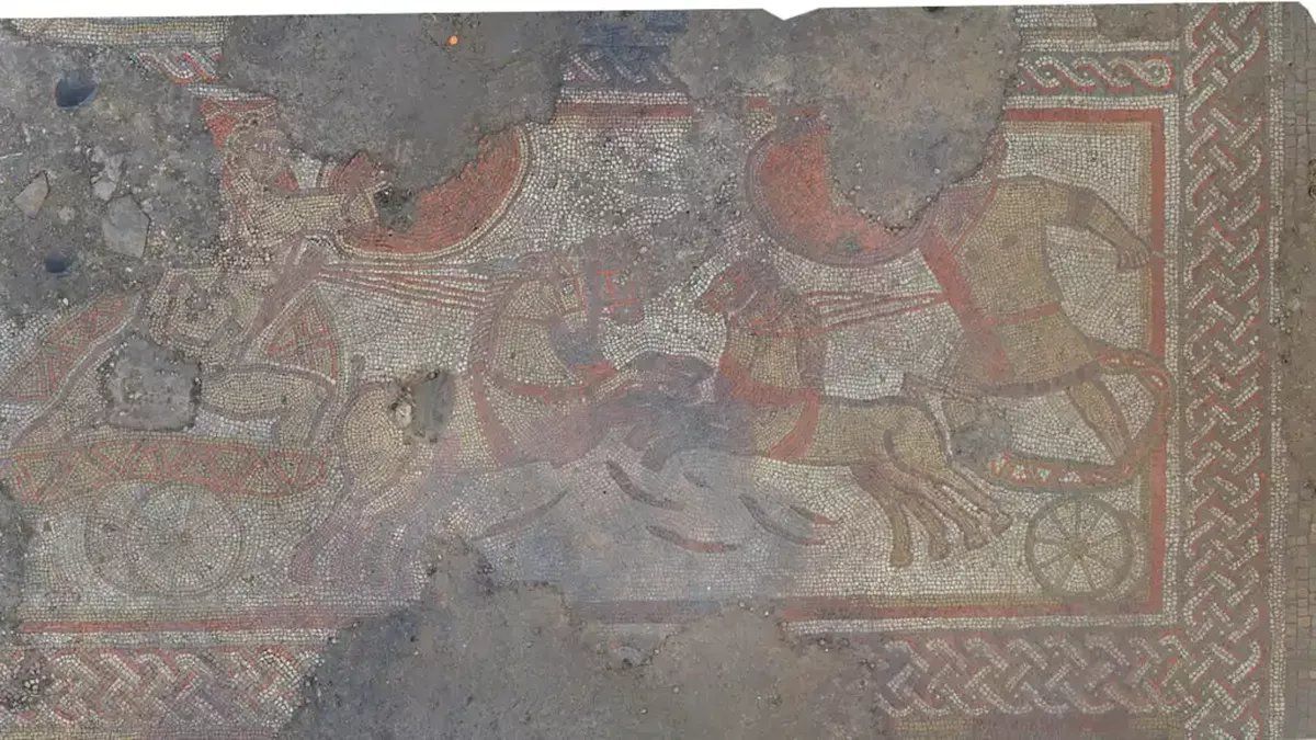 Encuentran un mosaico romano excepcional en una granja del Reino Unido