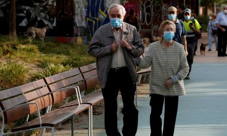 Pese a la baja de contagios, la tercera ola de coronavirus sigue con alto nivel de muertos en España. Pese a la baja de contagios, la tercera ola de coronavirus sigue con alto nivel de muertos en España.