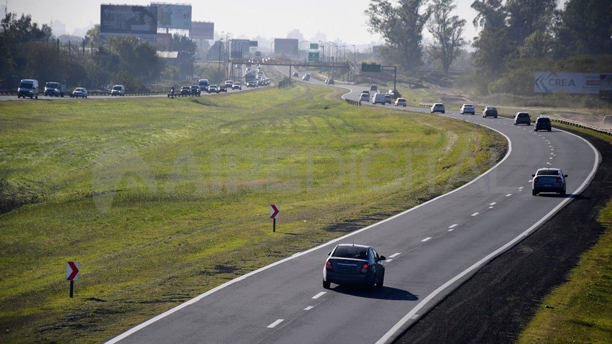 La nueva obra vial tendrá una extensión de 16,2 kilómetros y agregará dos carriles de 3,65 metros sobre las banquinas de la actual autopista. La nueva obra vial tendrá una extensión de 16,2 kilómetros y agregará dos carriles de 3,65 metros sobre las banquinas de la actual autopista.